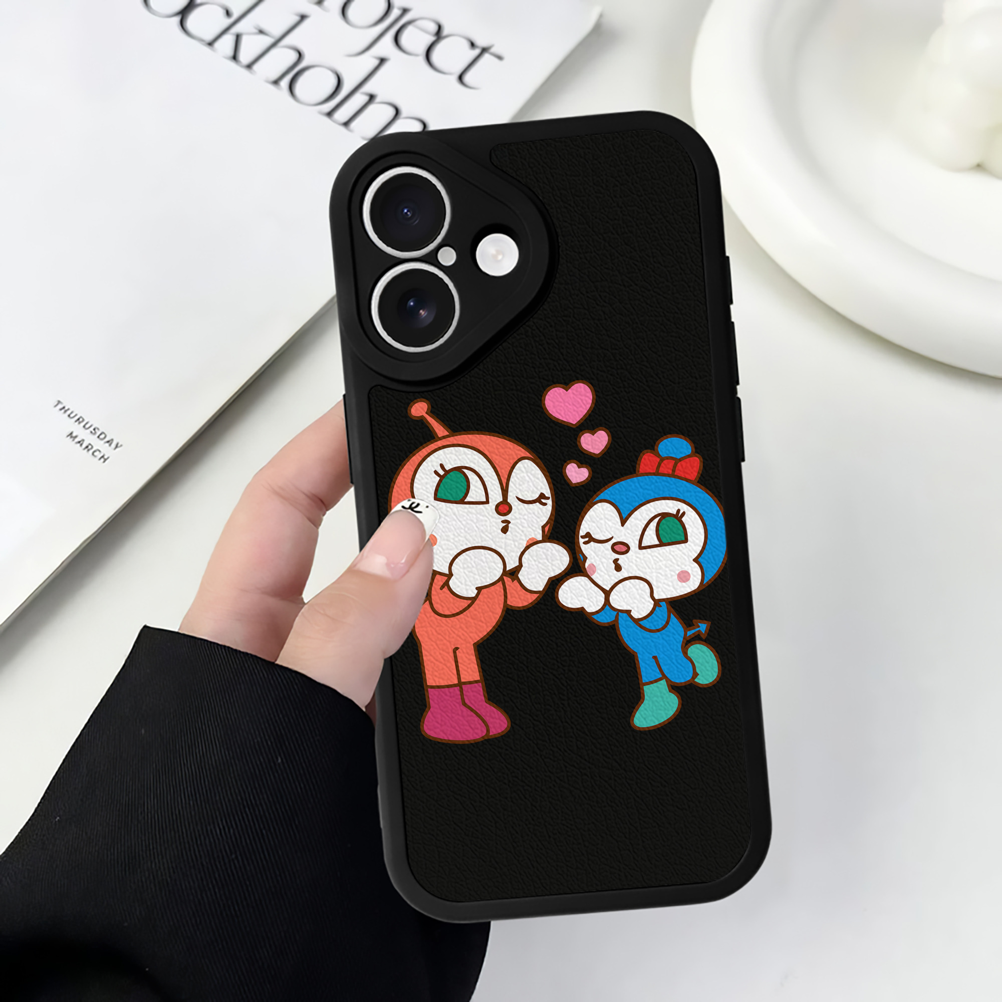 （画像用） アンパンマン Anpanman 【iPhone 16シリーズ対応】シリコンスマホケース（レザー調） 材質：シリコン